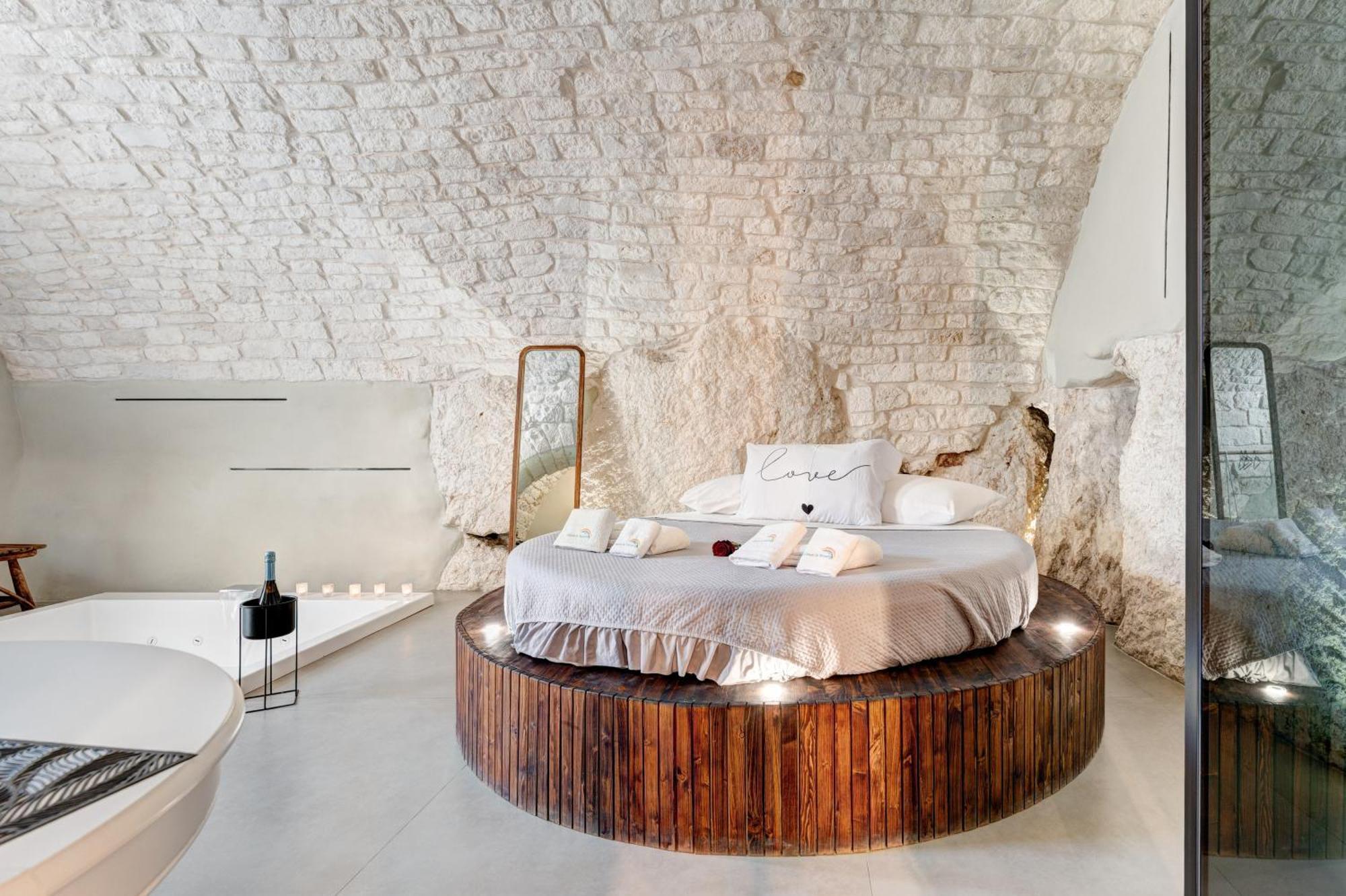 Malolu Luxurysuite 오스투니 외부 사진