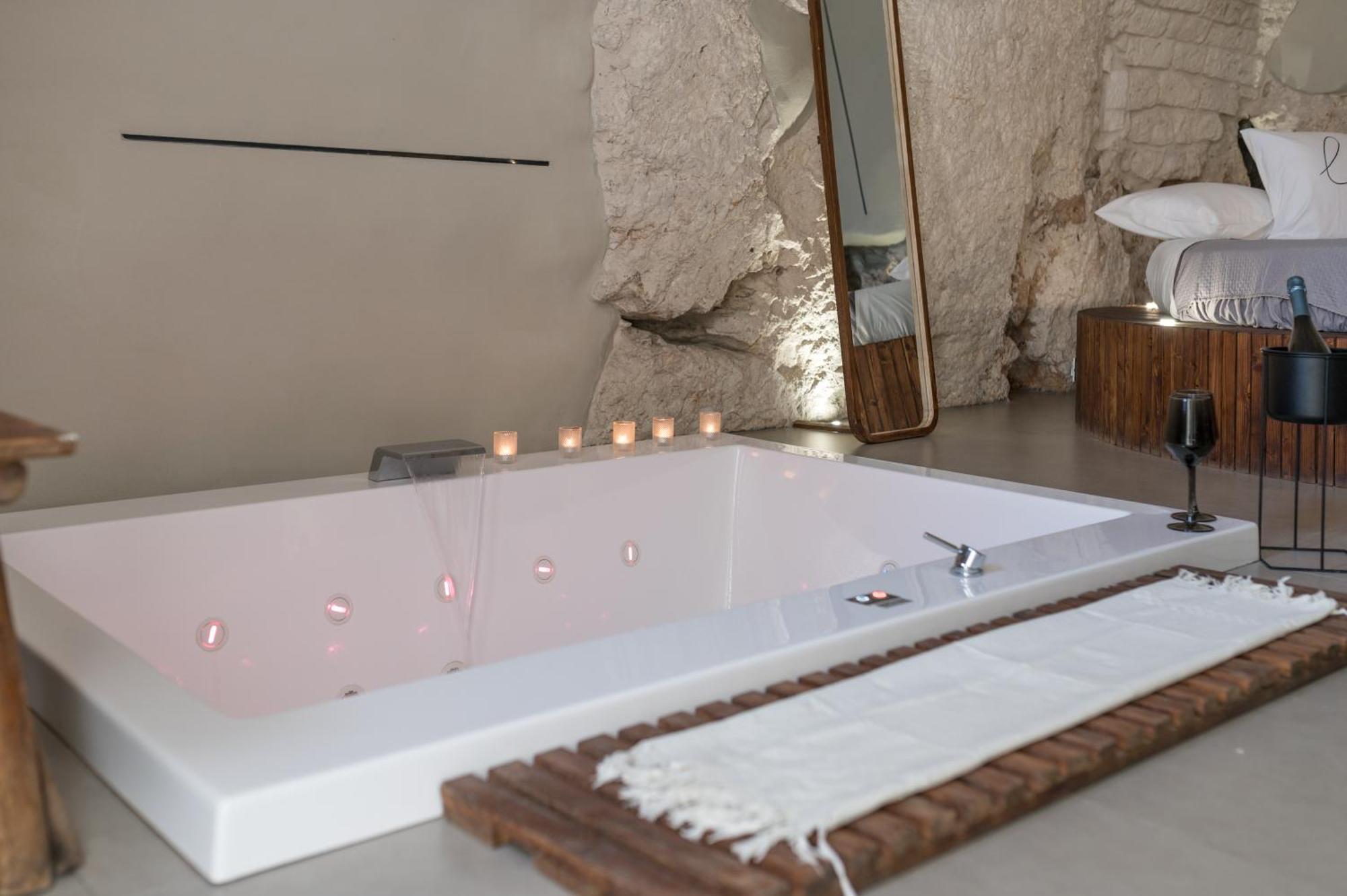 Malolu Luxurysuite 오스투니 외부 사진